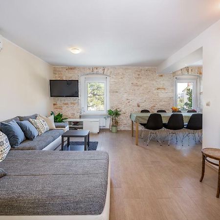 Apartment Lungomare プーラ エクステリア 写真