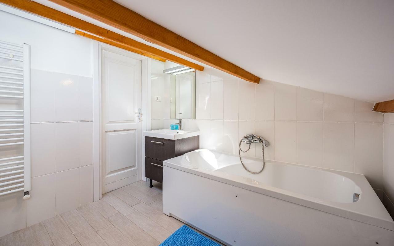 Apartment Lungomare プーラ エクステリア 写真